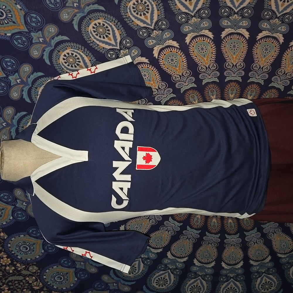 Canadian Vintage brand polo size small